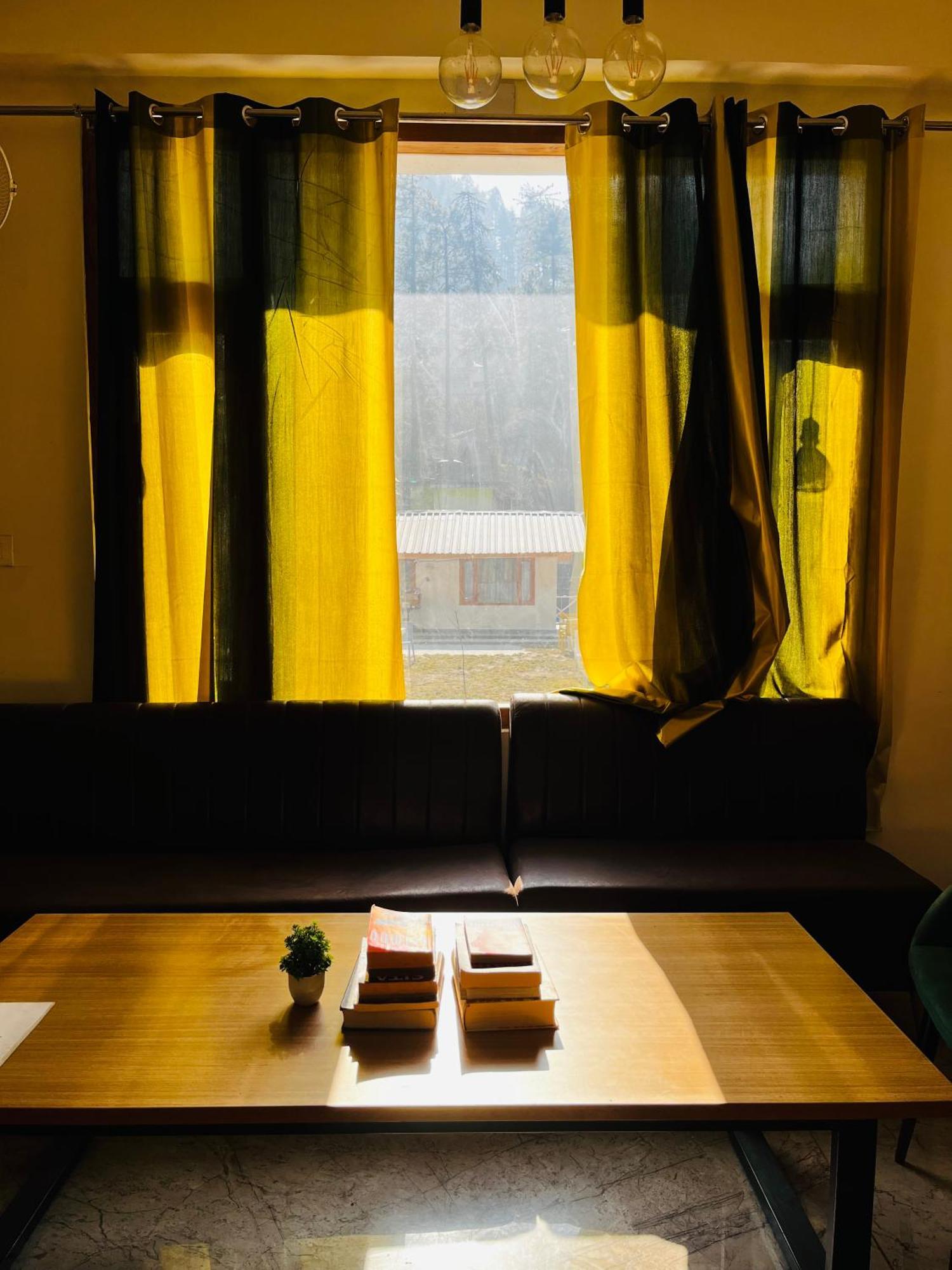 Hotel Adinova Kasol Esterno foto