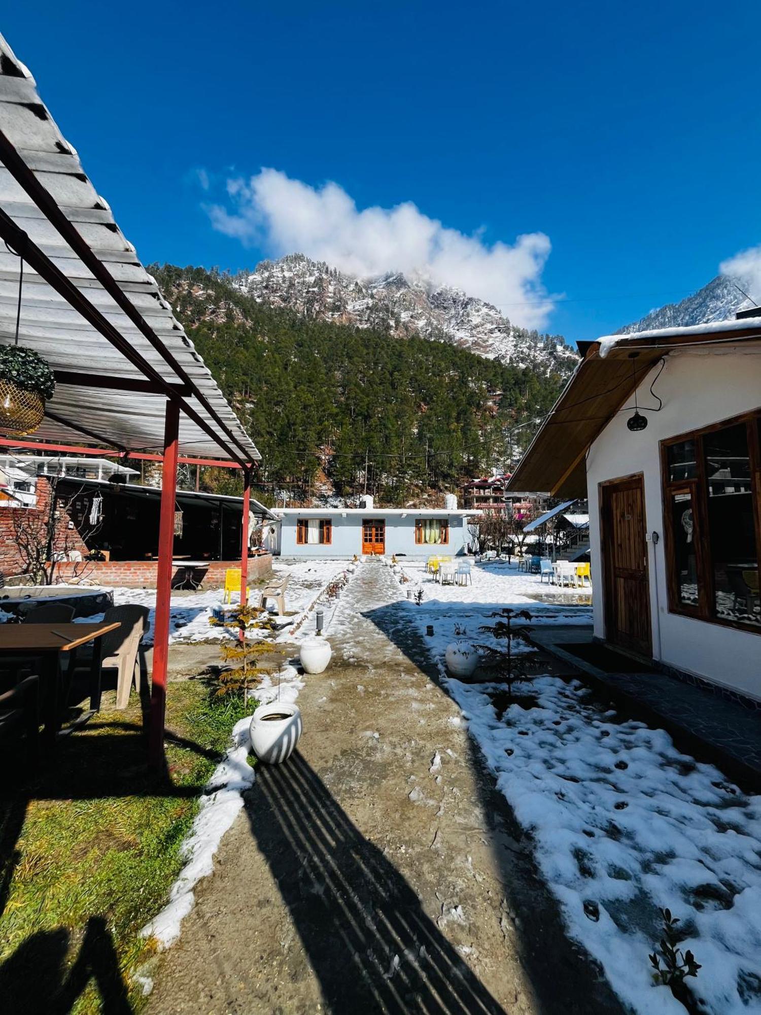 Hotel Adinova Kasol Esterno foto