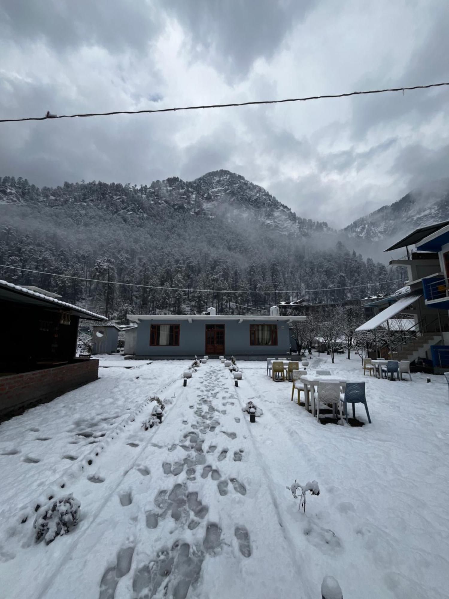 Hotel Adinova Kasol Esterno foto
