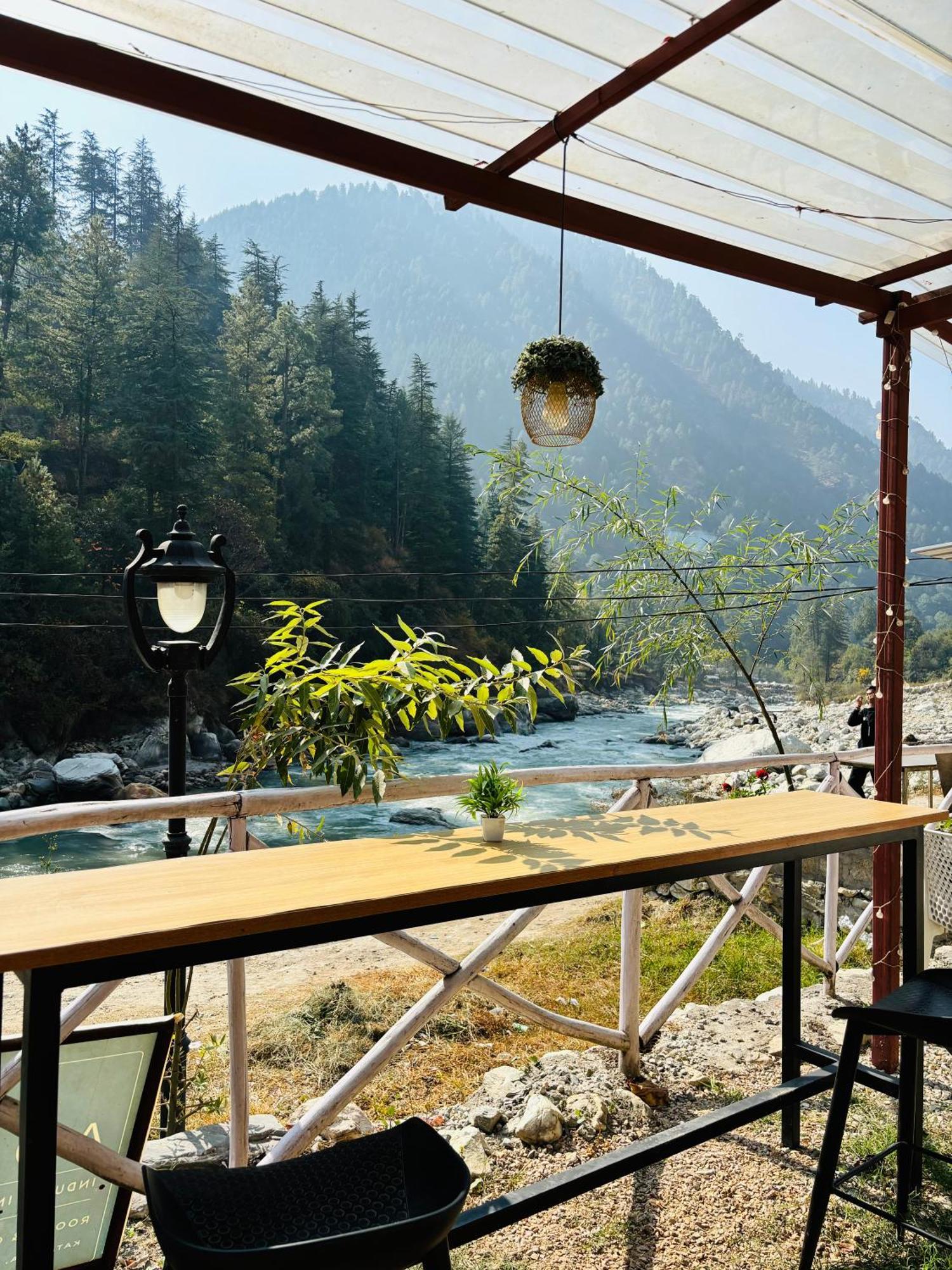 Hotel Adinova Kasol Esterno foto